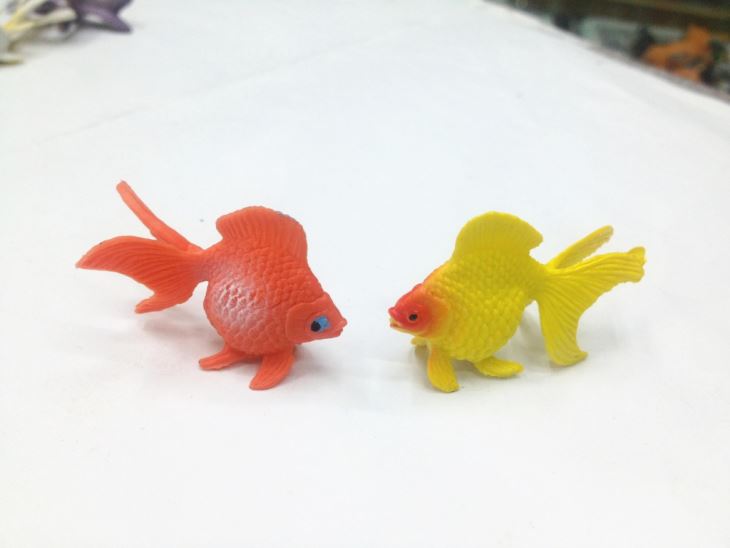 Small PVC Goldfish Toy For Vending Machine Capsule 2