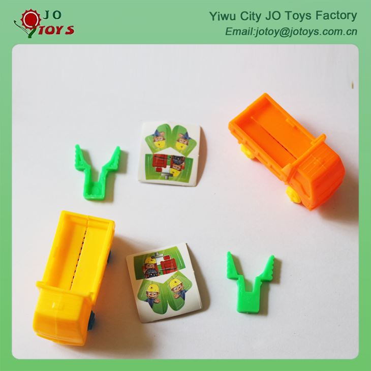 Kids Playing Mini Plastic Toy Trucks Capsule Toy 2