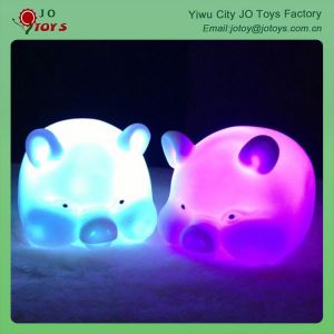 एलईडी लाइट्स सुअर खिलौना उपन्यास पशु आकृतियों का अलंकरण जलाया