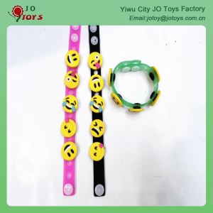 इमोजी उत्पादों इमोजी कंगन बच्चों के लिए खिलौना