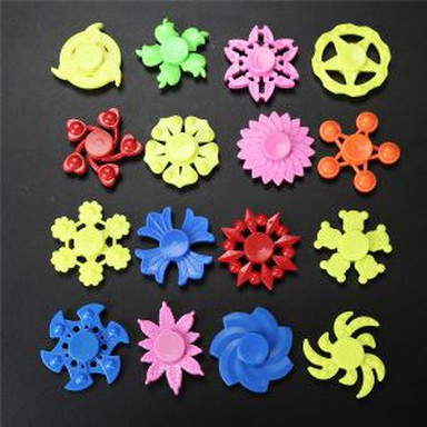 प्लास्टिक अलग आकार हाथ स्पिनर खिलौना